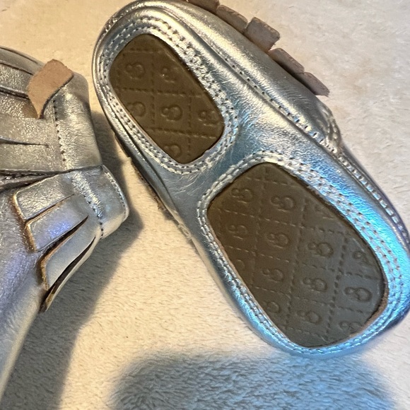 NWOT Old Soles Silver Mocs Sz 4 - Picture 3 of 4